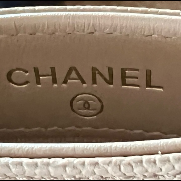 22S Chanel Crystal CC Flat Card Holder - Picture 3 of 8